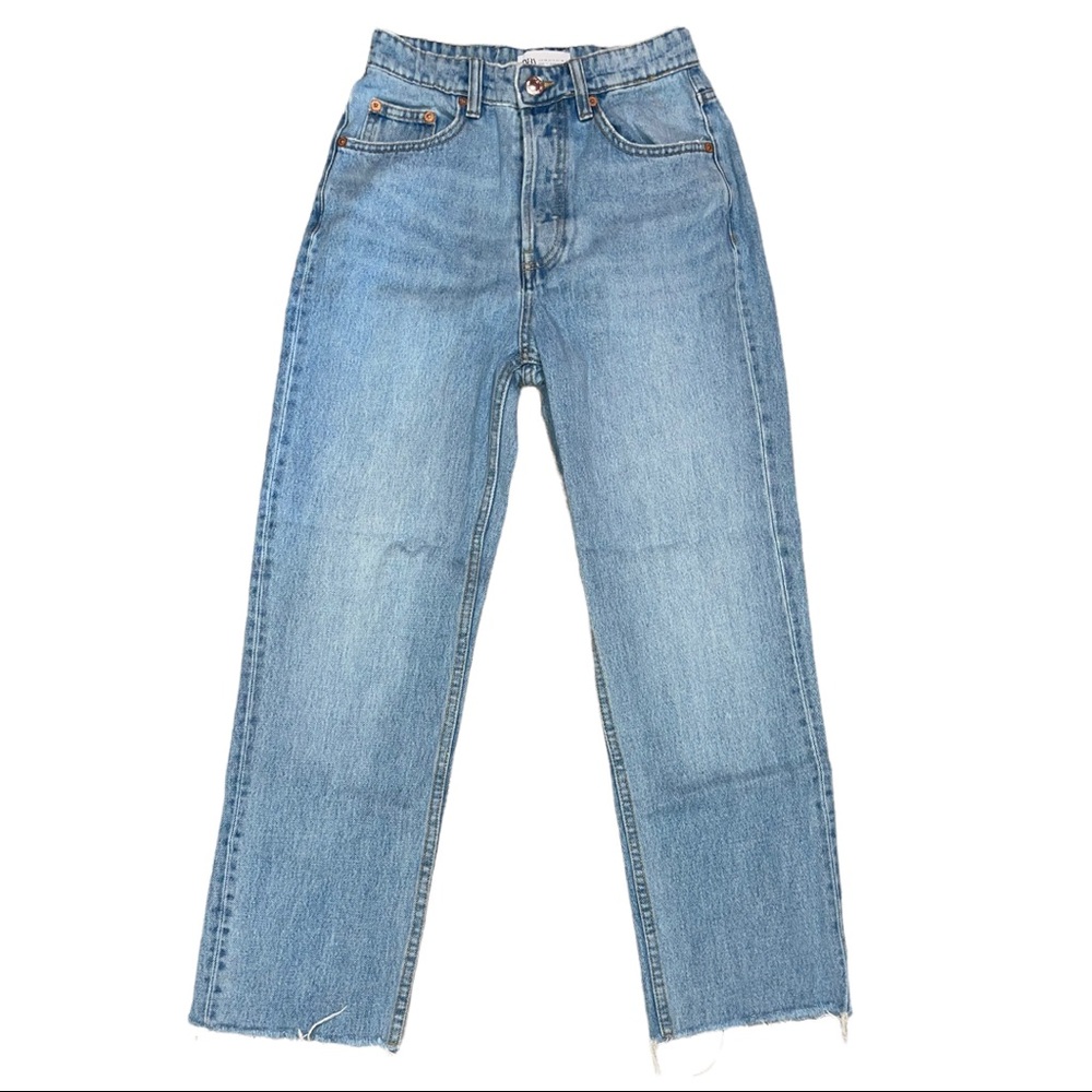 Zara  High Rise Wide Leg  Buttonfly Jeans Frayed Hems Size 4